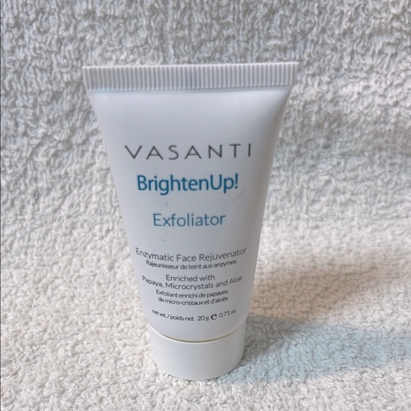 3/$30 - NWOT Vasanti Brighten Up! Exfoliator deluxe sample - Picture 6 of 7